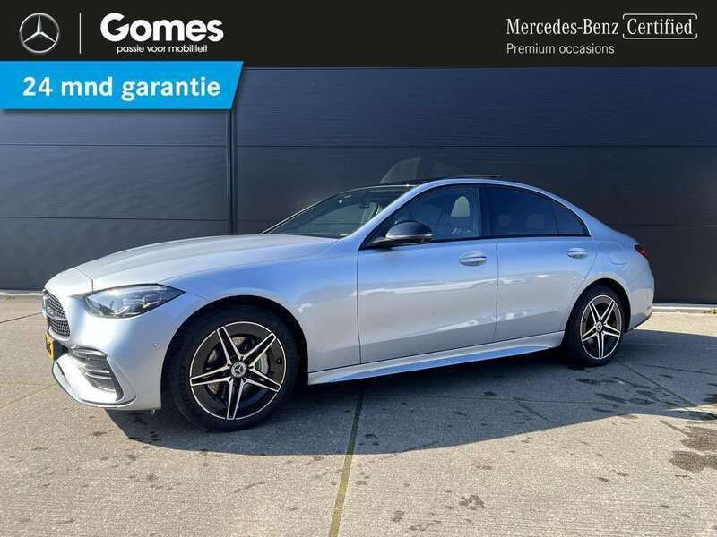 Zilver, metallic lak Gebruikt 2024 Mercedes C300e AMG line Sedan | € 56.950 (Iets duurder) - Afbeelding 1/4