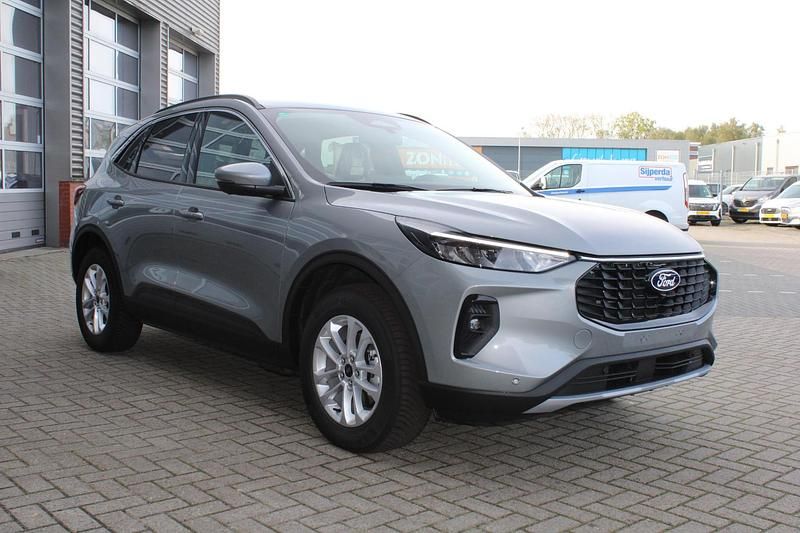 Nieuw Ford Kuga Titanium 242 PK (177 kW) 2025 Grijs SUV
