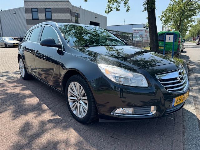 Zwart Gebruikt 2011 Opel Insignia Cosmo Stationwagen | € 5.950 (Duur) - Afbeelding 1/4