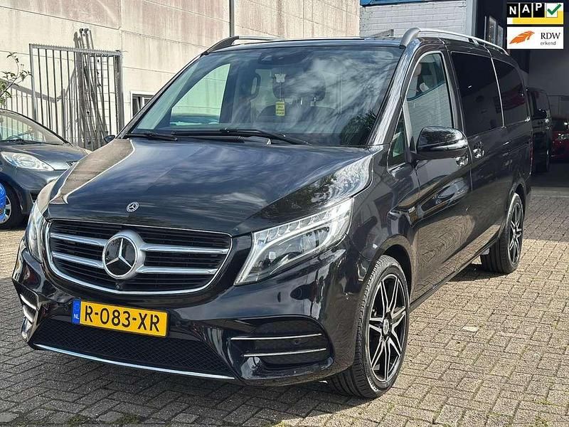 Zwart Gebruikt 2017 Mercedes V250 Avantgarde MPV | € 47.855 - Afbeelding 1/4