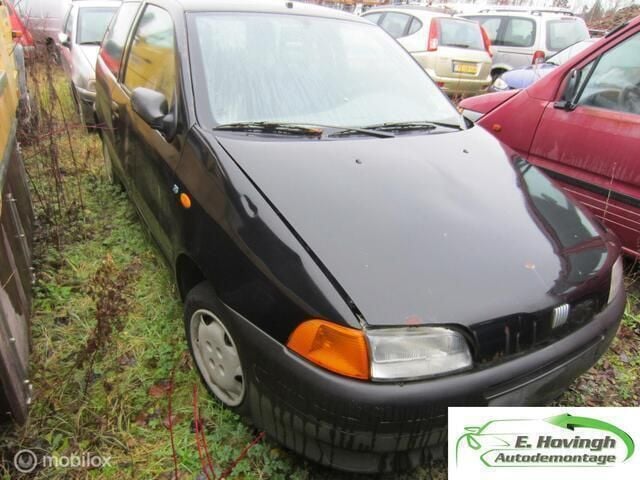 Occasion Fiat Punto S 54 PK (39 kW) 1998 Zwart Hatchback