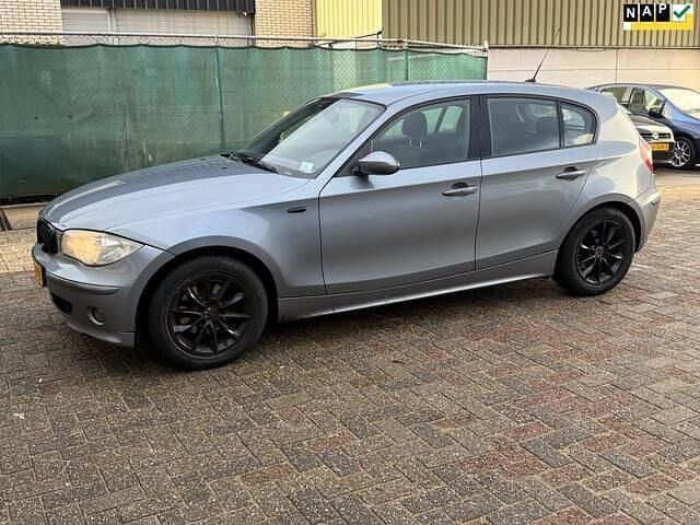 Blauw Gebruikt 2005 BMW 116 Hatchback | € 1.899 (Goede deal) - Afbeelding 1/4