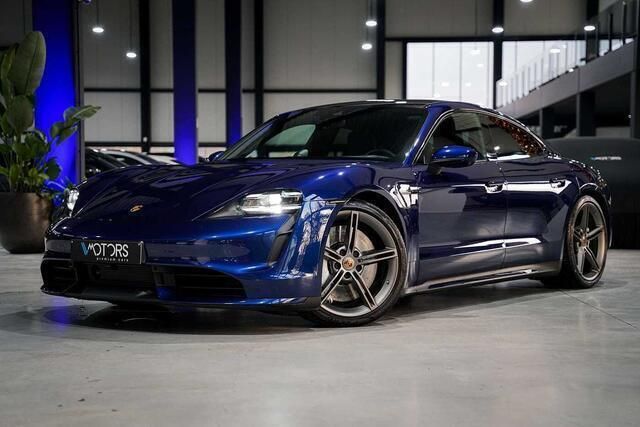 Blauw Gebruikt 2020 Porsche Taycan Turbo Sedan | € 66.995 - Afbeelding 1/4