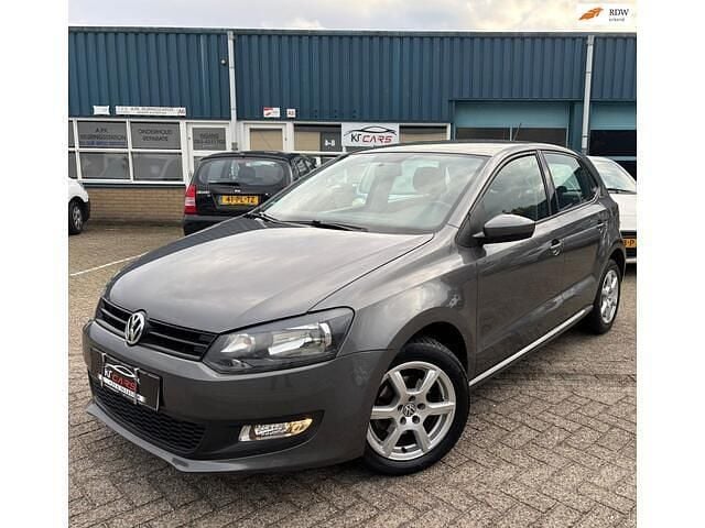Grijs Gebruikt 2014 VW Polo Sedan | € 6.999 (Eerlijke prijs) - Afbeelding 1/4