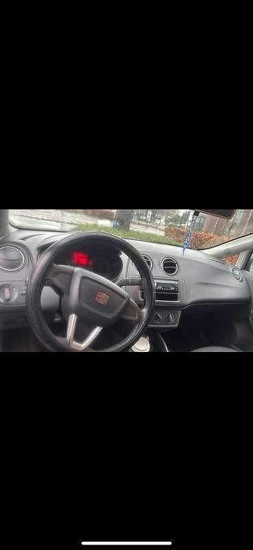 Grijs Gebruikt 2009 Seat Ibiza MPV | € 1.500 (Goede deal) - Afbeelding 1/4