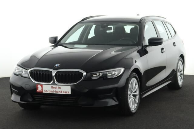 Zwart Gebruikt 2020 BMW 318 Stationwagen | € 22.995 (Eerlijke prijs) - Afbeelding 1/4