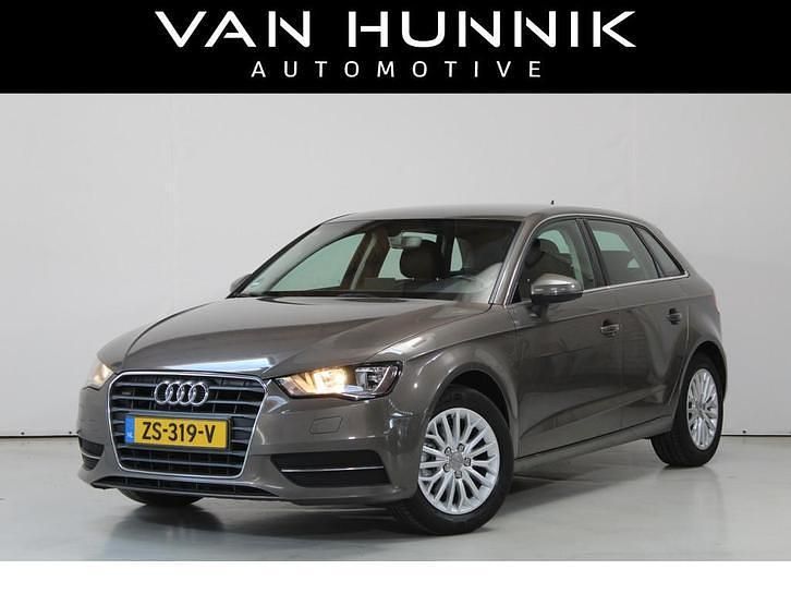Bruin Occasion 2016 Audi A3 Ambition Hatchback | € 13.950 (Eerlijke prijs) - Afbeelding 1/4