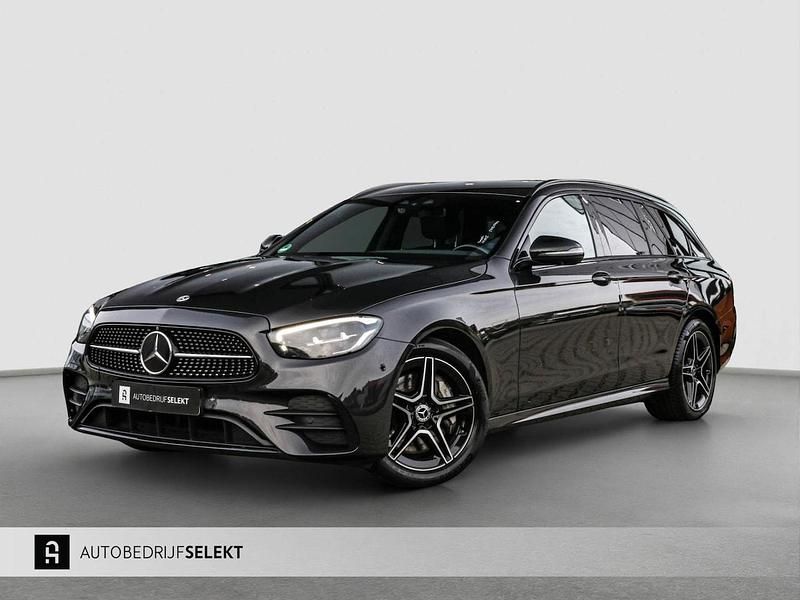 Grijs (metallic) Occasion 2022 Mercedes E300 AMG line Stationwagen | € 31.450 (Eerlijke prijs) - Afbeelding 1/4