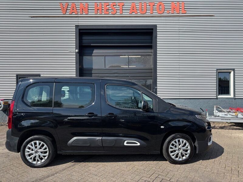 Zwart, metallic lak Gebruikt 2021 Citroën Berlingo Comfort MPV | € 19.750 (Iets duurder) - Afbeelding 1/4