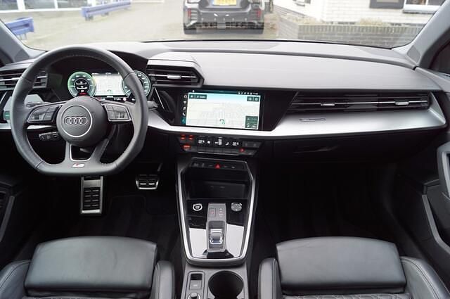 Occasion Audi A3 Sportback S-Line 245 PK (180 kW) 2022 Grijs (metallic) Hatchback