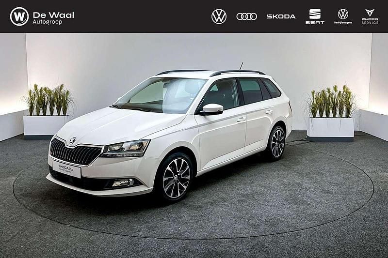 Wit Occasion 2021 Skoda Fabia Business Line Stationwagen | € 15.800 (Eerlijke prijs) - Afbeelding 1/3