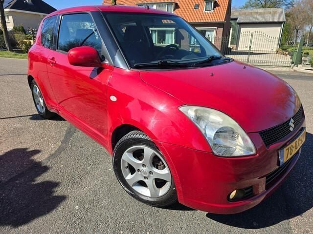 Occasion Suzuki Swift Exclusive 92 PK (67 kW) 2005 Rood Hatchback