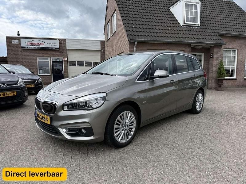 Grijs, metallic lak Gebruikt 2017 BMW 216 Gran Tourer Luxury Line MPV | € 14.950 (Super prijs) - Afbeelding 1/4