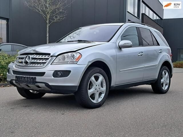Grijs Gebruikt 2006 Mercedes ML350 SUV | € 4.750 (Super prijs) - Afbeelding 1/4