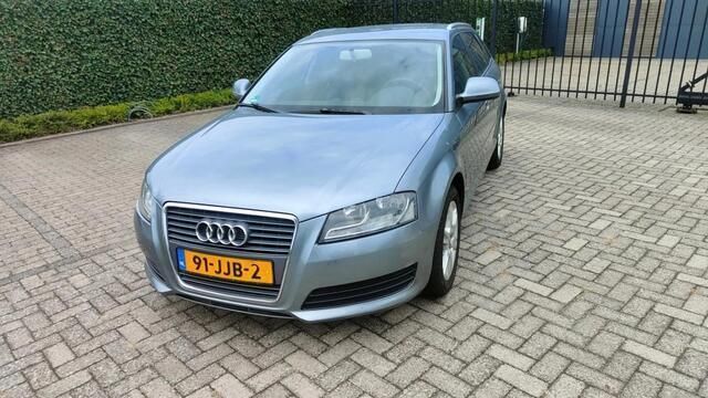 Grijs Gebruikt 2009 Audi A3 Sportback Hatchback | € 4.750 (Eerlijke prijs) - Afbeelding 1/4