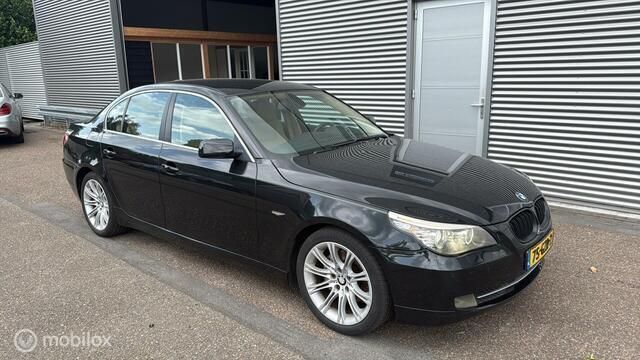 Zwart Gebruikt 2008 BMW 525 Executive Sedan | € 4.950 (Super prijs) - Afbeelding 1/4