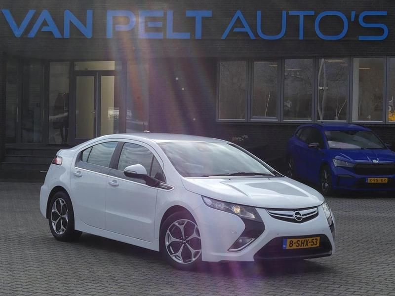 Wit Occasion 2013 Opel Ampera Hatchback | € 9.900 (Eerlijke prijs) - Afbeelding 1/4