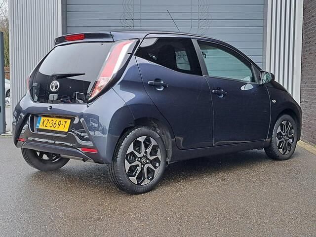 Occasion Toyota Aygo X-play 69 PK (50 kW) 2016 Blauw Hatchback
