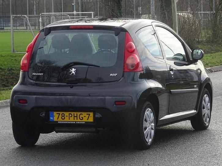 Occasion Peugeot 107 68 PK (50 kW) 2011 Zwart Hatchback