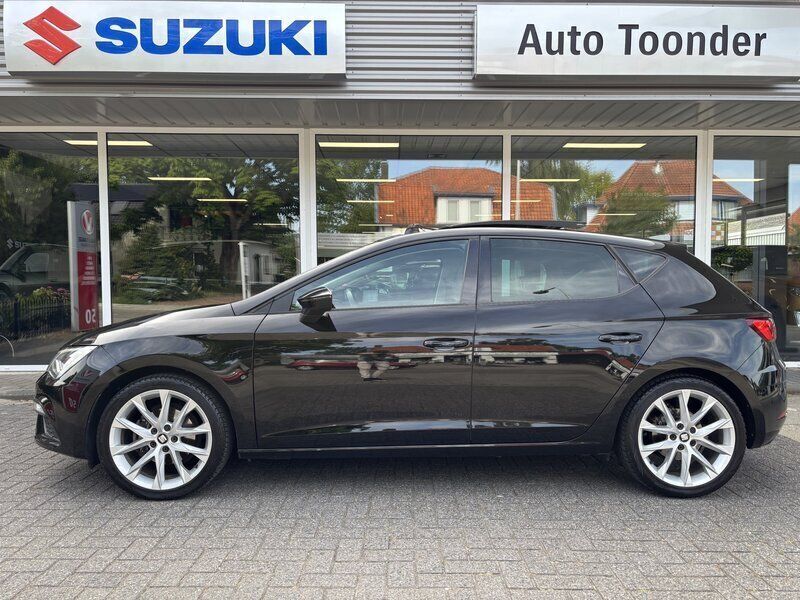 Zwart Gebruikt 2017 Seat Leon X-Perience Stationwagen | € 13.850 - Afbeelding 1/4