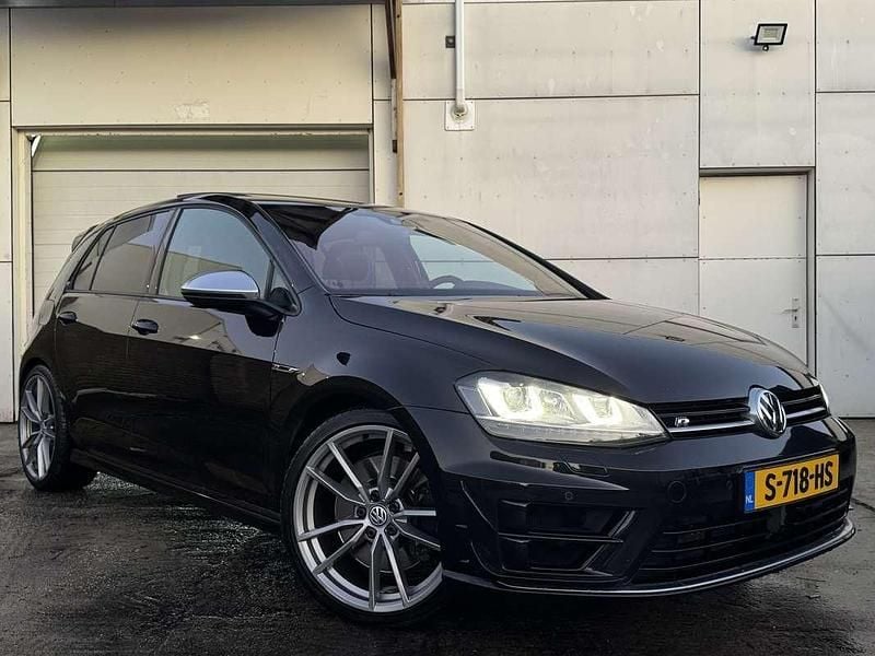 Zwart Gebruikt 2015 VW Golf VII R Stationwagen | € 20.950 (Super prijs) - Afbeelding 1/4