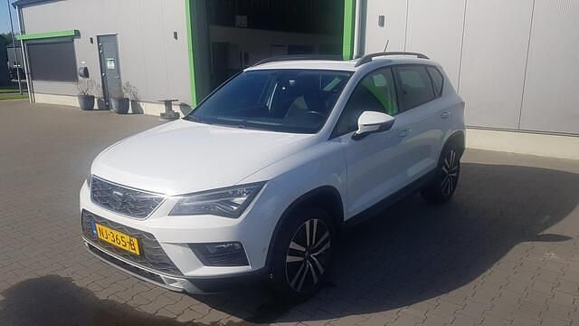 Wit Gebruikt 2017 Seat Ateca Style SUV | € 12.997 (Eerlijke prijs) - Afbeelding 1/4