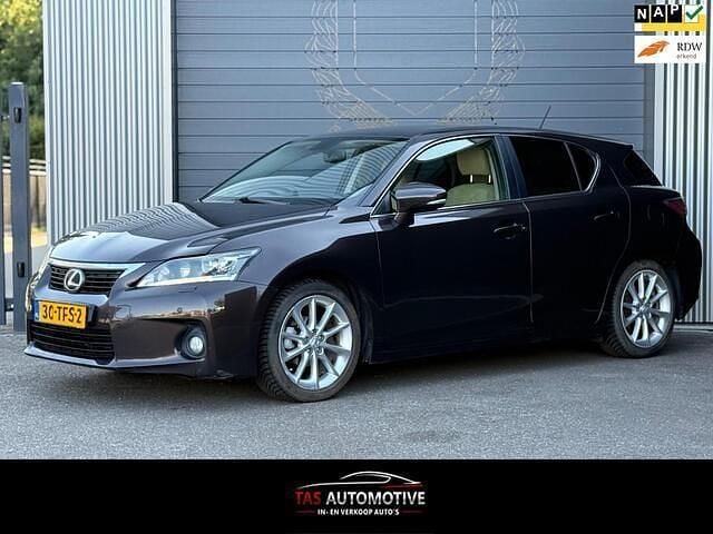 Bruin Gebruikt 2012 Lexus CT200h Business Edition Hatchback | € 6.250 (Eerlijke prijs) - Afbeelding 1/4