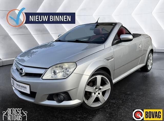 Grijs Gebruikt 2007 Opel Tigra Cabriolet | € 2.990 (Eerlijke prijs) - Afbeelding 1/4
