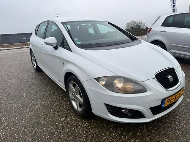 Occasion Seat Leon Reference 125 PK (91 kW) 2011 Wit Hatchback