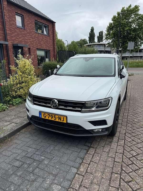 Wit Gebruikt 2019 VW Tiguan SUV | € 16.500 (Super prijs) - Afbeelding 1/4