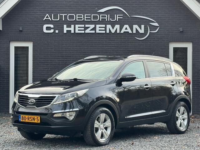 Zwart Occasion 2011 Kia Sportage Plus SUV | € 5.945 (Eerlijke prijs) - Afbeelding 1/4