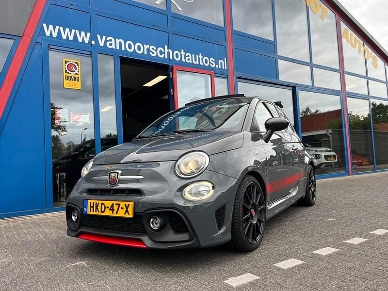 Grijs Gebruikt 2018 Fiat 500 Abarth Cabriolet | € 18.900 (Eerlijke prijs) - Afbeelding 1/4