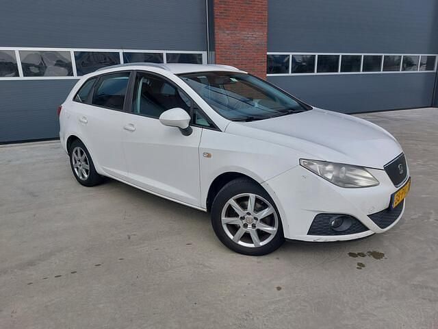 Wit Gebruikt 2011 Seat Ibiza ST Ecomotive Stationwagen | € 1.450 (Eerlijke prijs) - Afbeelding 1/4