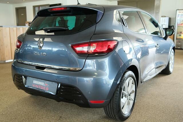 Occasion Renault Clio IV Zen 120 PK (88 kW) 2017 Grijs Hatchback