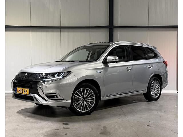 Occasion Mitsubishi Outlander Intense+ 225 PK (165 kW) 2021 Grijs SUV