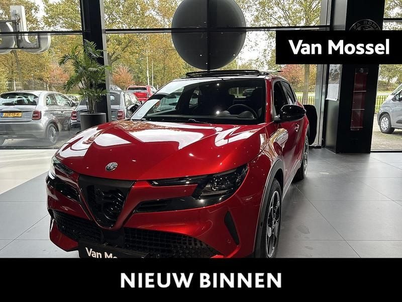 Nieuw 2025 Alfa Romeo Junior Edizione Speciale SUV | € 41.965 (Eerlijke prijs) - Afbeelding 1/4