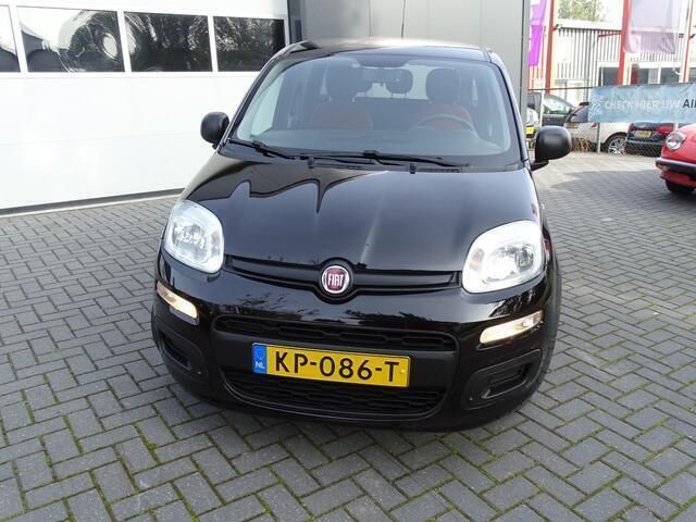 Occasion Fiat Panda Pop Star 69 PK (50 kW) 2016 Zwart Hatchback