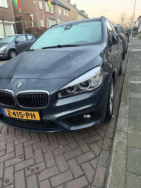 Grijs Occasion 2017 BMW 225 Executive Stationwagen | € 15.000 (Eerlijke prijs) - Afbeelding 1/4