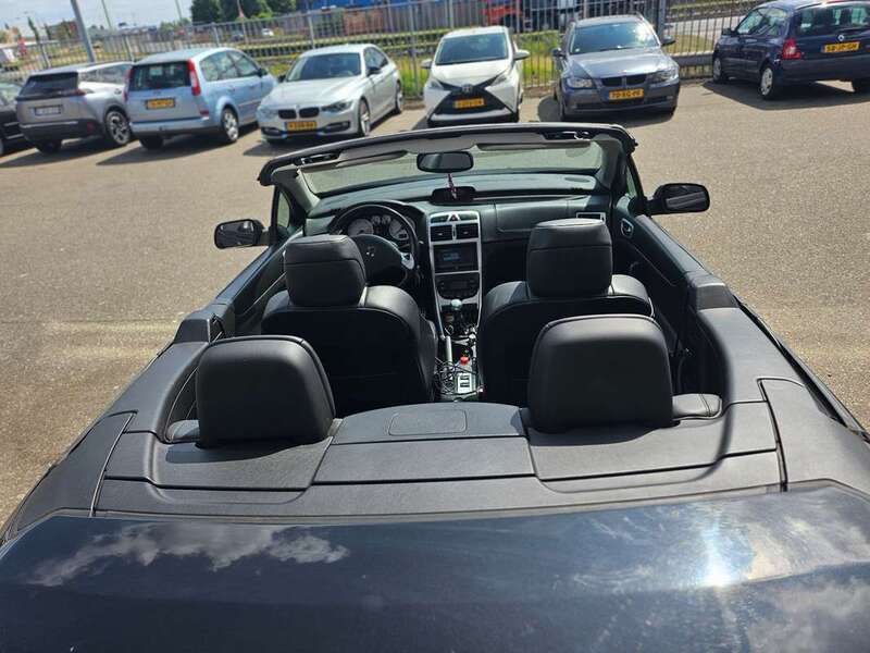 Zwart Gebruikt 2005 Peugeot 307 CC Cabriolet | € 2.250 (Eerlijke prijs) - Afbeelding 1/4