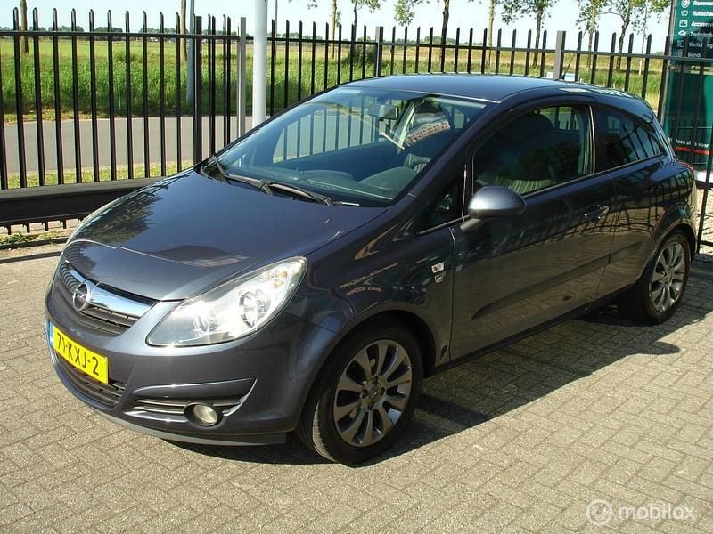 Blauw Gebruikt 2010 Opel Corsa Edition Hatchback | € 2.500 (Goede deal) - Afbeelding 1/4