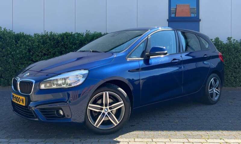 Blauw, metallic lak Gebruikt 2015 BMW 218 Active Tourer Performance MPV | € 5.750 - Afbeelding 1/4