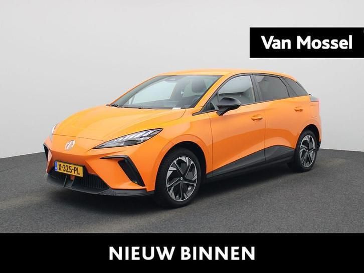 Oranje Occasion 2023 MG MG4 EV Comfort Hatchback | € 21.245 (Goede deal) - Afbeelding 1/4