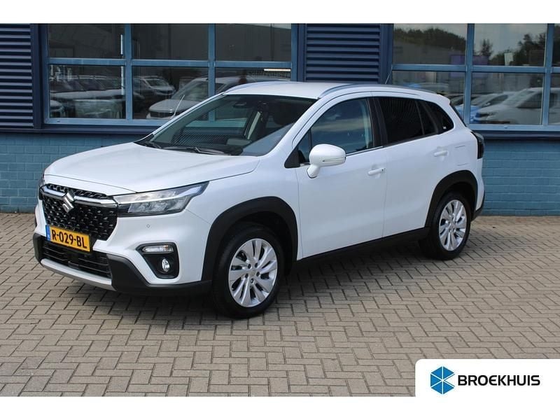 Wit Gebruikt 2022 Suzuki SX4 S-Cross SUV | € 25.795 (Eerlijke prijs) - Afbeelding 1/4