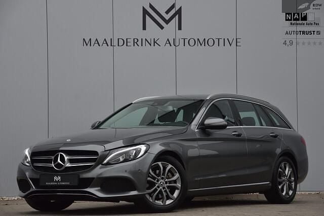 Grijs, metallic lak Gebruikt 2017 Mercedes C200 Avantgarde Stationwagen | € 25.990 (Eerlijke prijs) - Afbeelding 1/4