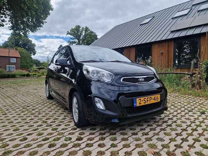 Zwart Gebruikt 2013 Kia Picanto Plus Hatchback | € 5.500 (Goede deal) - Afbeelding 1/4