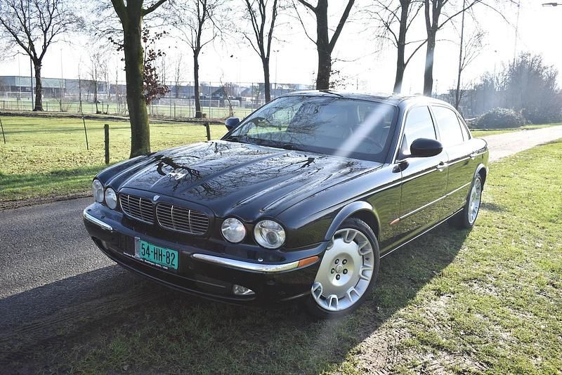 Zwart Gebruikt 2005 Jaguar XJ Executive Sedan | € 9.850 - Afbeelding 1/4