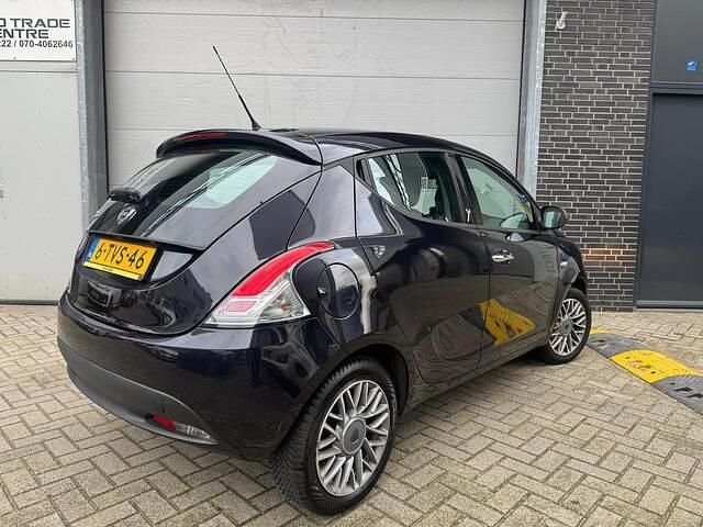 Occasion Lancia Ypsilon Silver 86 PK (63 kW) 2014 Blauw Hatchback