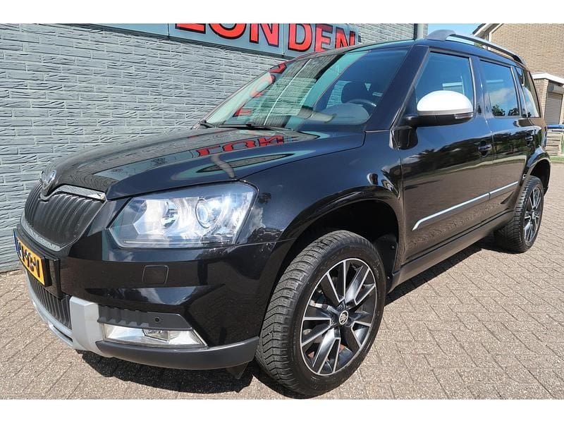 Zwart Gebruikt 2015 Skoda Yeti Elegance SUV | € 15.555 (Eerlijke prijs) - Afbeelding 1/4