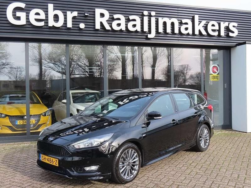 Zwart Gebruikt 2018 Ford Focus ST-Line Stationwagen | € 11.900 (Super prijs) - Afbeelding 1/4