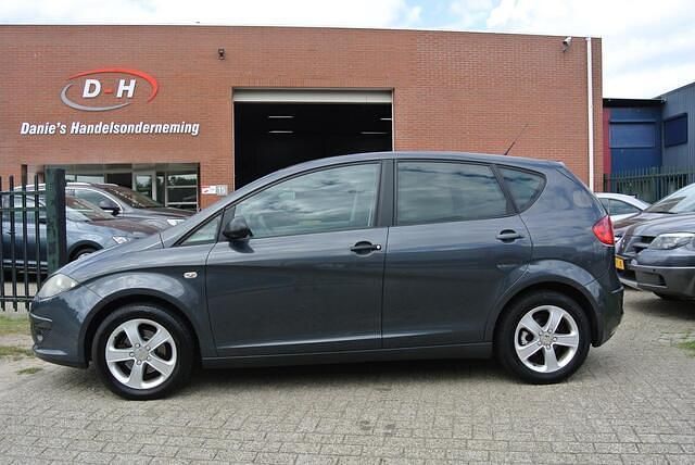 Grijs Gebruikt 2008 Seat Altea MPV | € 1.099 (Eerlijke prijs) - Afbeelding 1/4